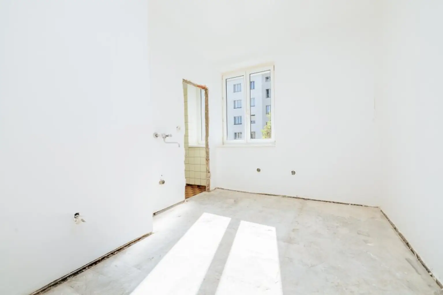 GEIDORF I ZENTRALE STADTLAGE I GRÜNBLICK I RUHIGES WOHNUMFELD I BADEZIMMER MIT DUSCHE UND FENSTER I PROJEKT WOHNEN I