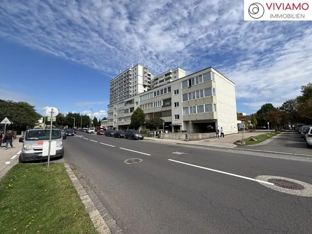 Gepflegte 2-Zimmer-Wohnung mit Loggia und KFZ-Stellplatz!