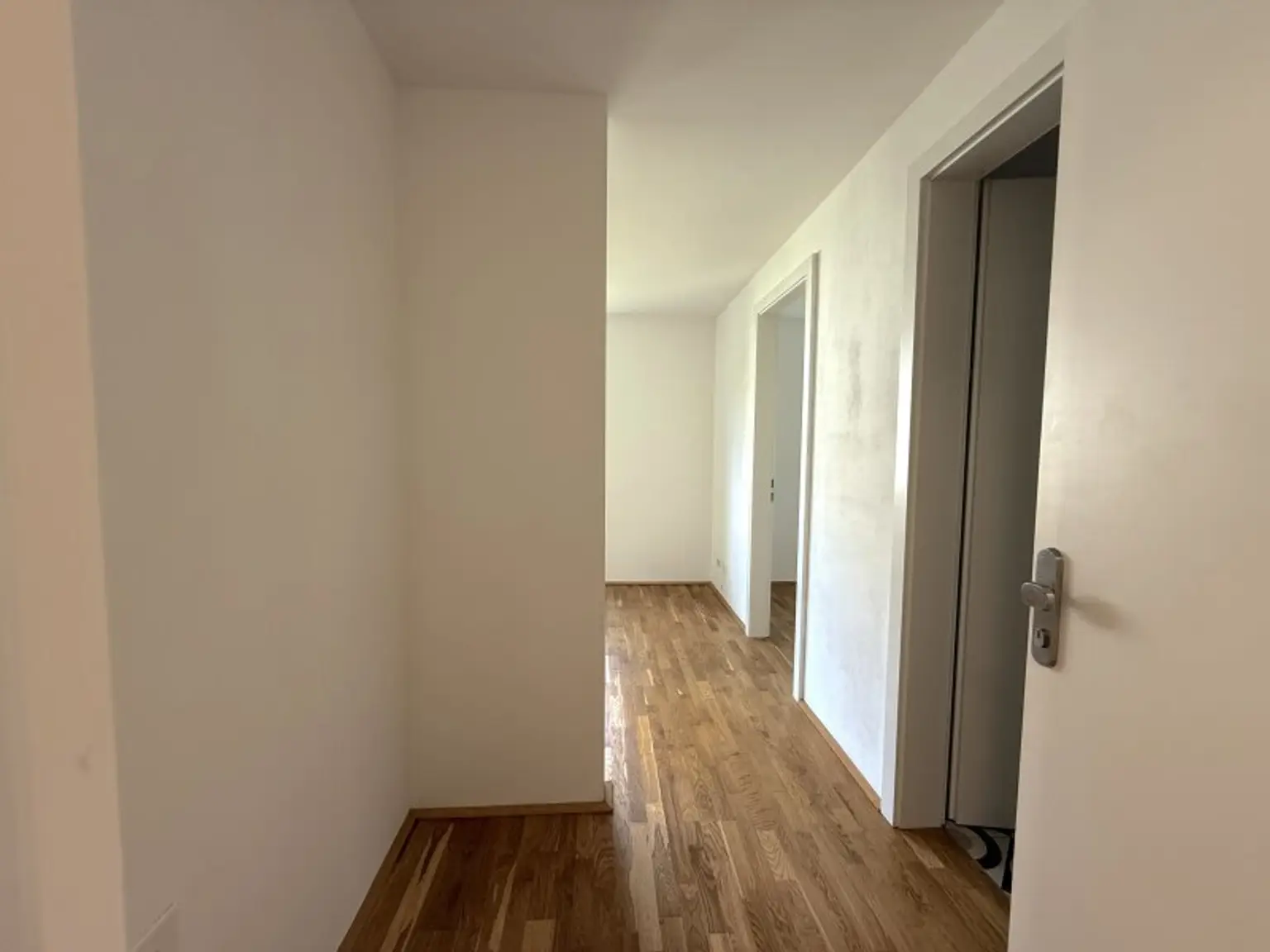 Gut geschnittene 2-Zimmer Wohnung in ruhiger Seitenstraße nahe U4 Hietzing