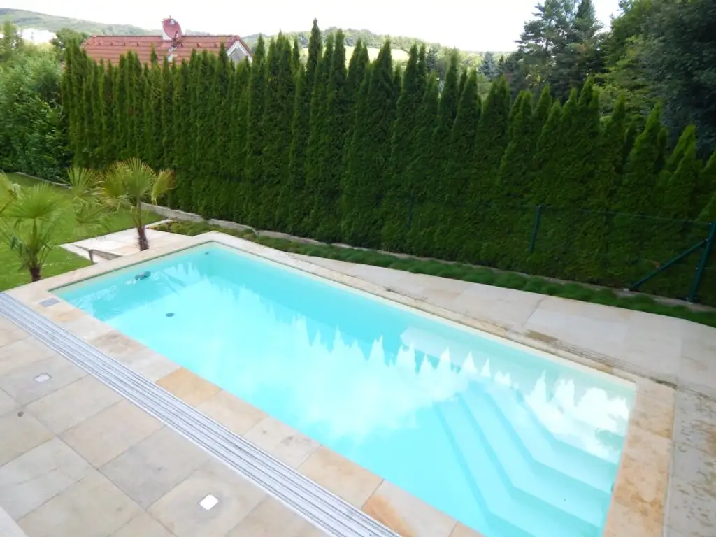 "Wohntraum" Villa mit Pool - Fernblick und direkten Zugang zum Wald