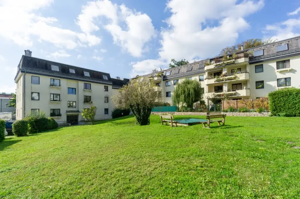 Dachterrassenwohnung vom Feinsten! Komfort und Ruhe im Grünen auf knapp 100 m²