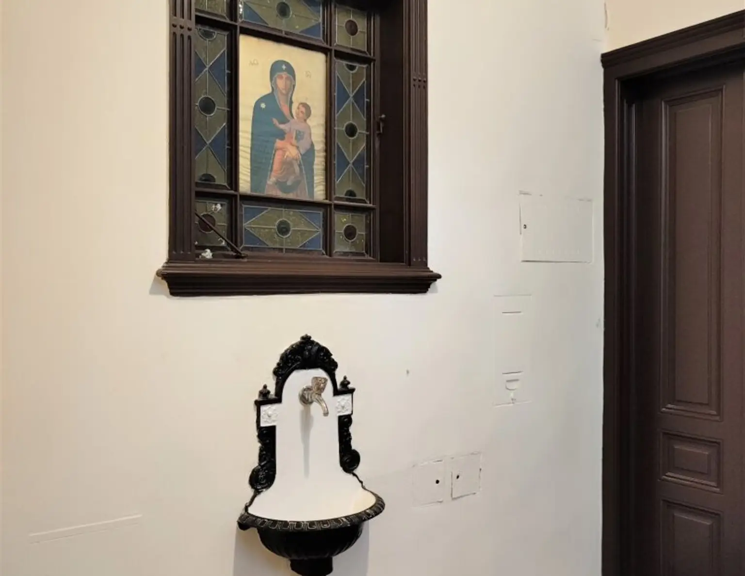 Wunderschönes Mittelzinshaus in bester Lage mit ausbaubarem Rohdachboden -- Perfekt auch für Eigennutzer