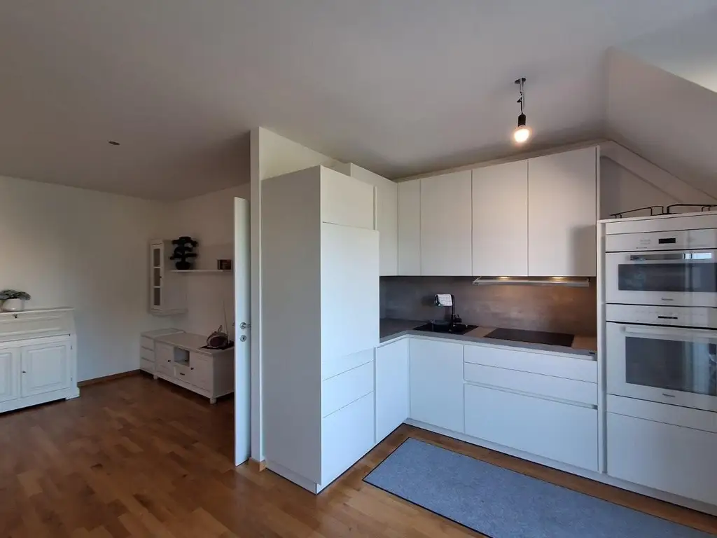 "Neue vollausgestattete - 4-Zimmer-Balkonwohnung Jedlesee"