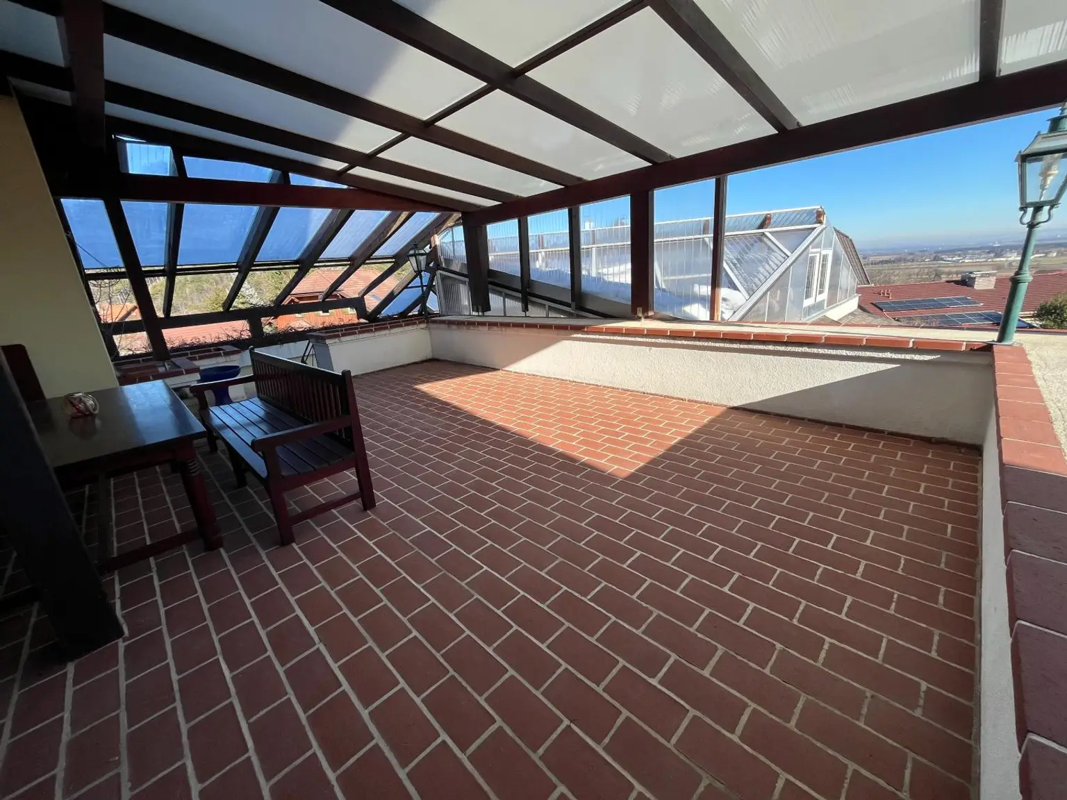 Erdgeschoss - überdachte Terrasse