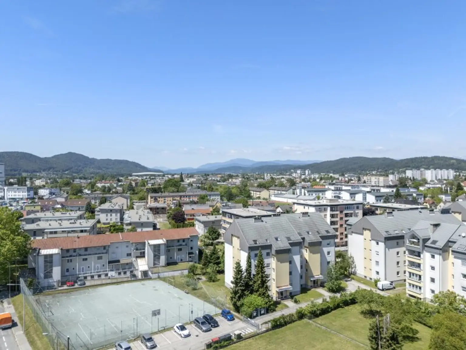 Schöne und sonnendurchflutete 3 Zi Wohnung mit Loggia in Klagenfurt - Feldhofgasse