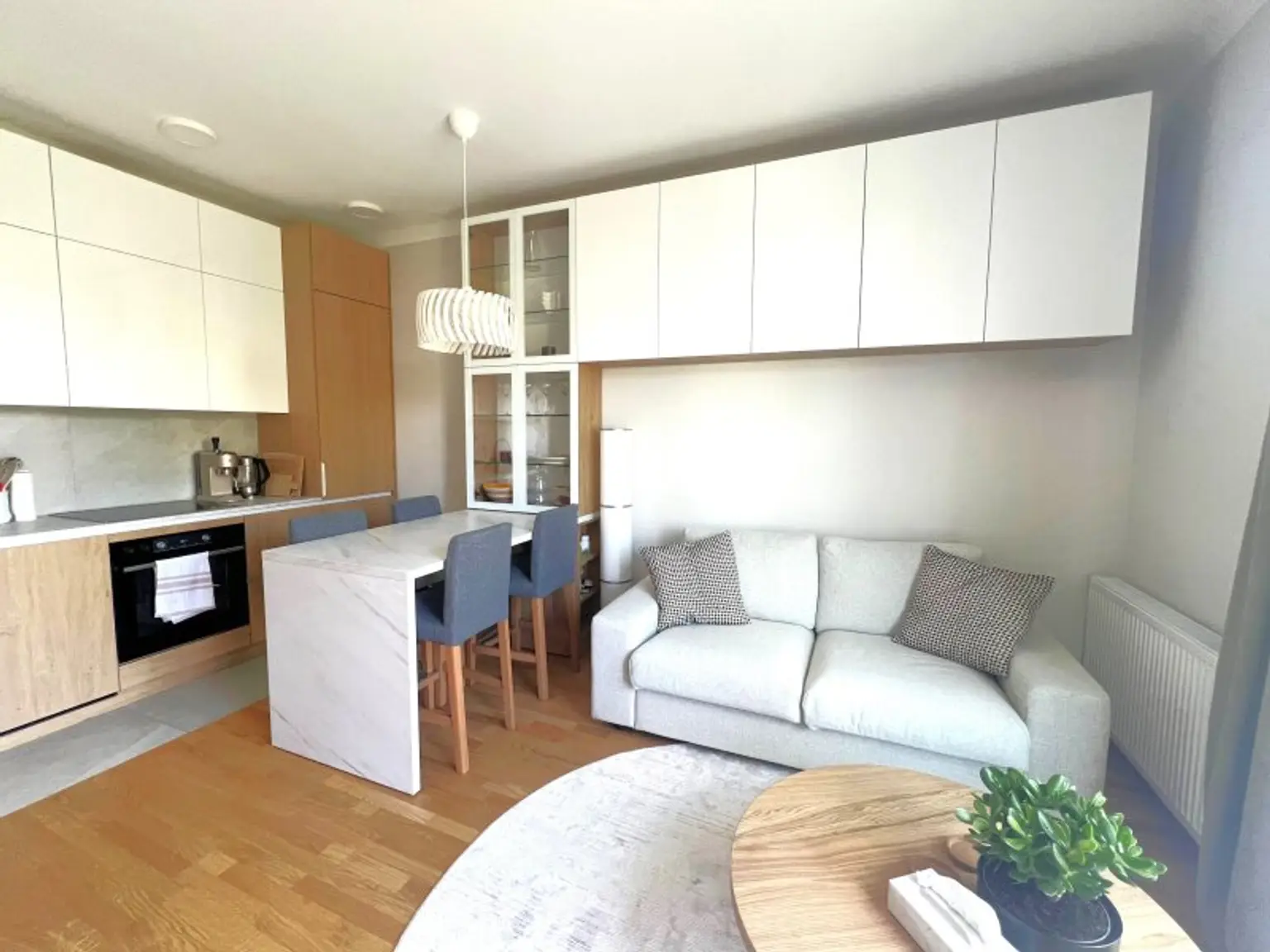 Wohnen im Grünen! Entzückende 2-Zimmer Wohnung mit Balkon!