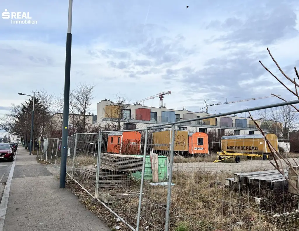 Großzügiges Baugrundstück in 1220 Wien - Ihre Chance auf 5.900 m² für 2,5 Mio. €!