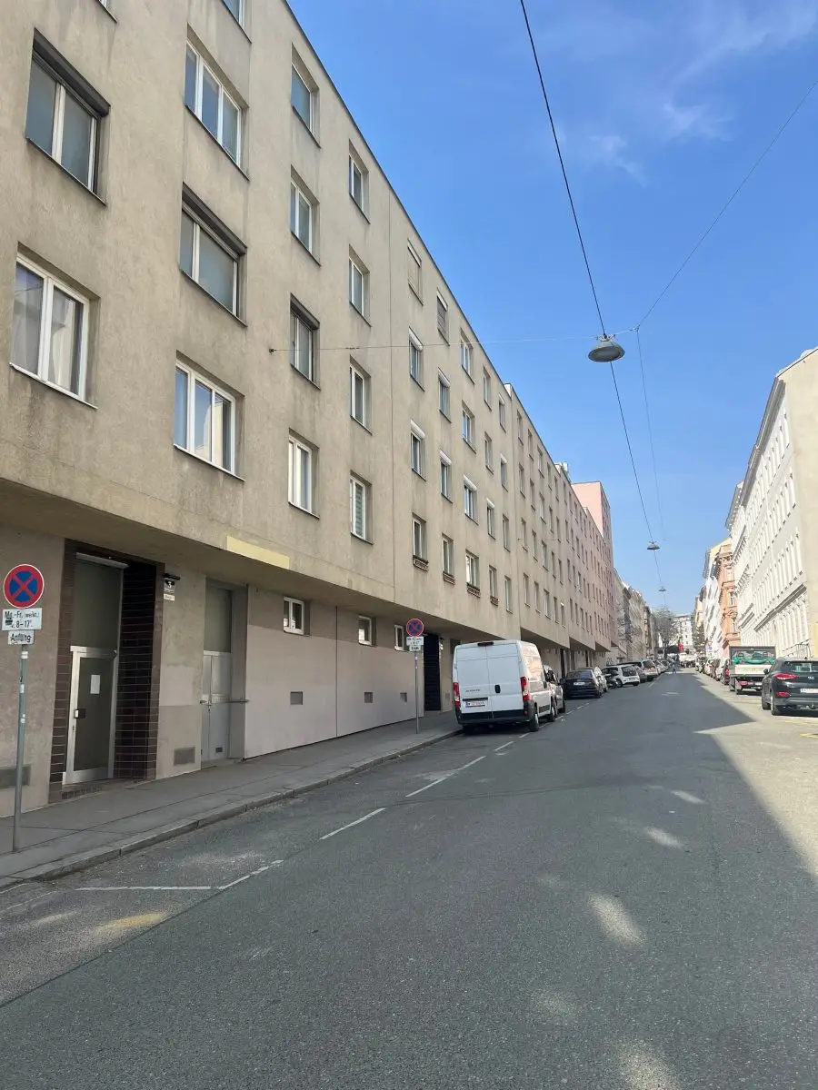 1 | HELLE 3 Zimmer mit Lift im 1. Stock – Ruhelage Nähe U3 | Prima Service Immobilien