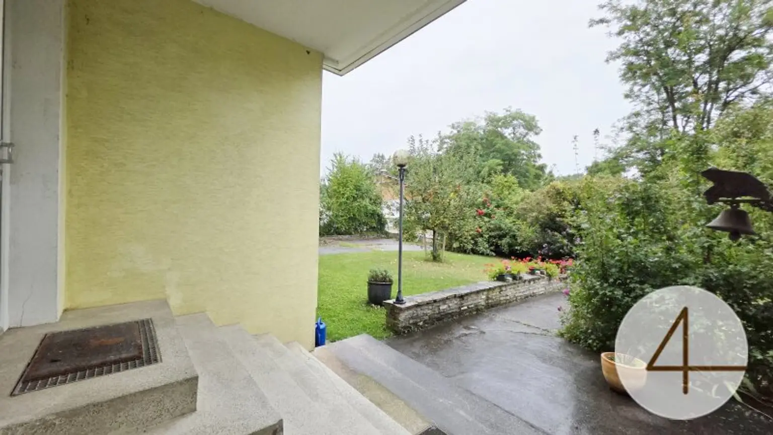 Zweifamilienhaus mit ca. 300 m² Wohnfläche