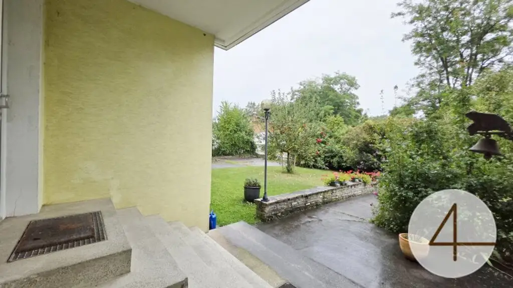Zweifamilienhaus mit ca. 300 m² Wohnfläche