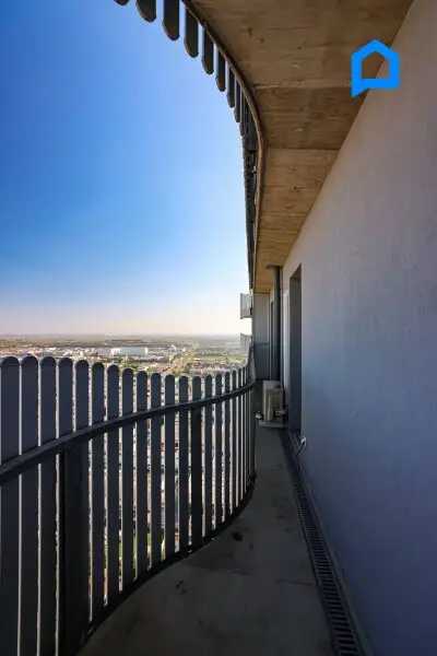 * CITY GATE TOWER * Weitblick über Wien * helle 3 Zimmer * große Loggia* Balkon* Top Küche* Klimaanlage *