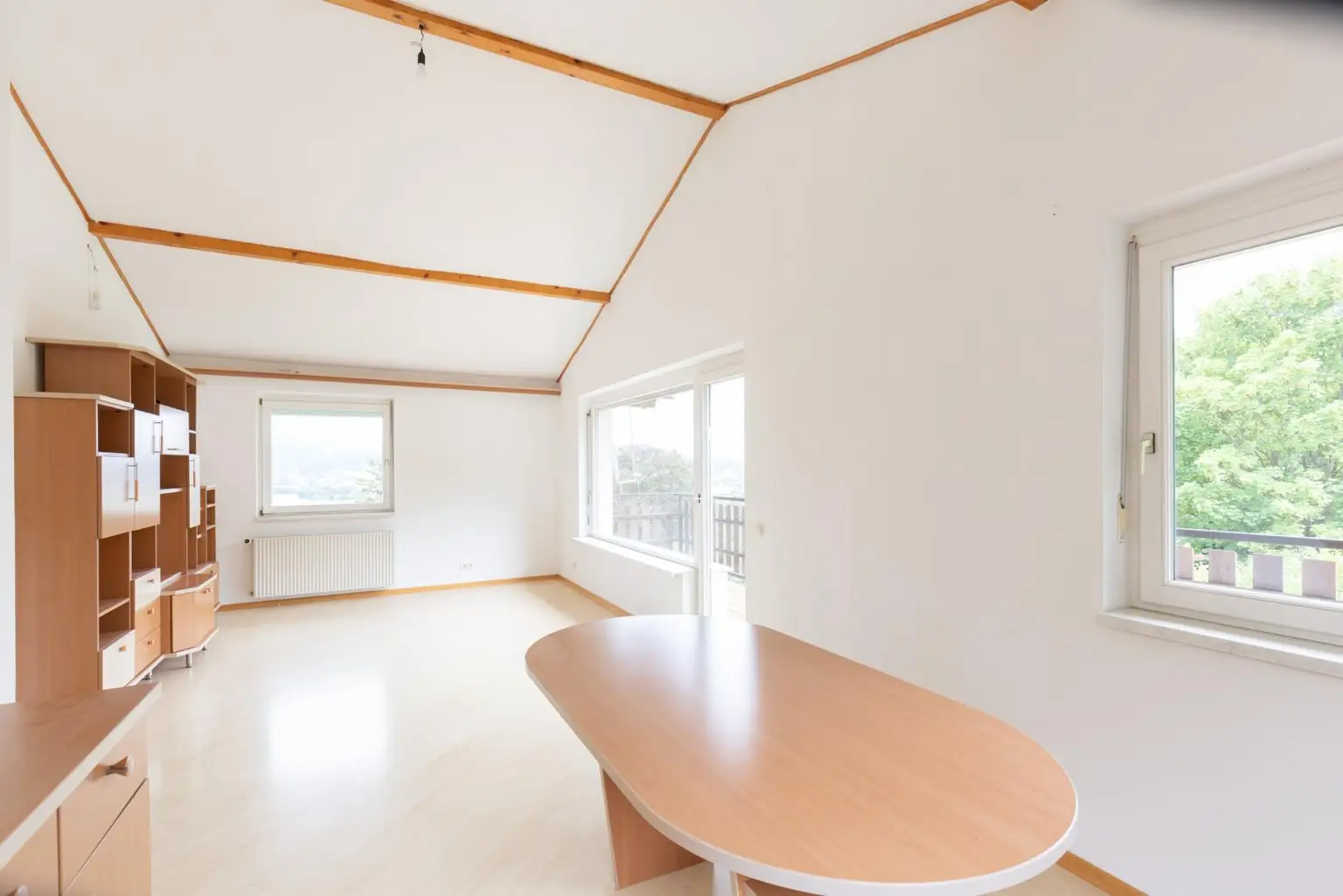 Lichtdurchflutete 3-Zimmer-Wohnung: Balkon, Blick ins Grüne & ruhige Lage