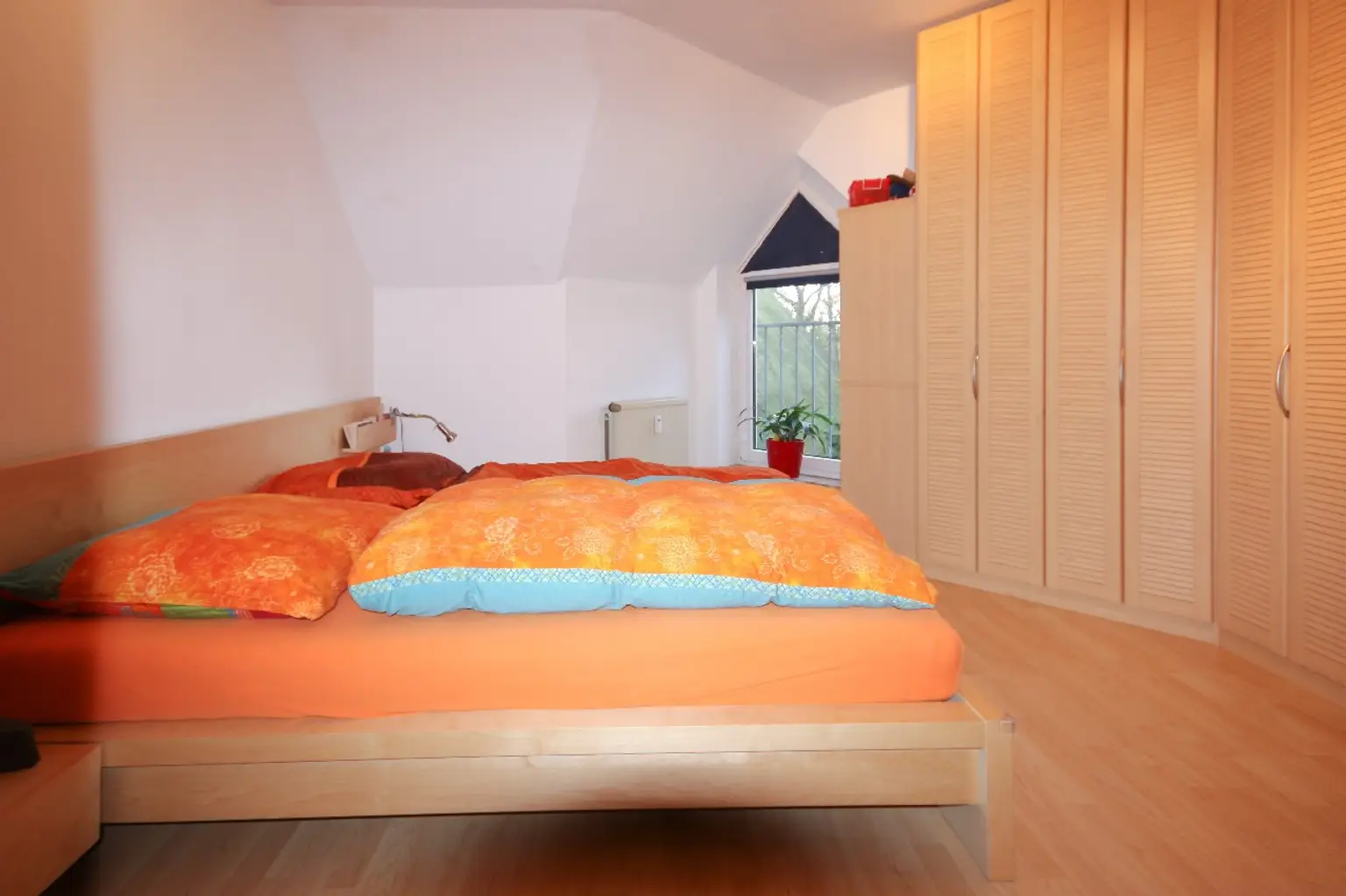 Schlafzimmer WE DG links