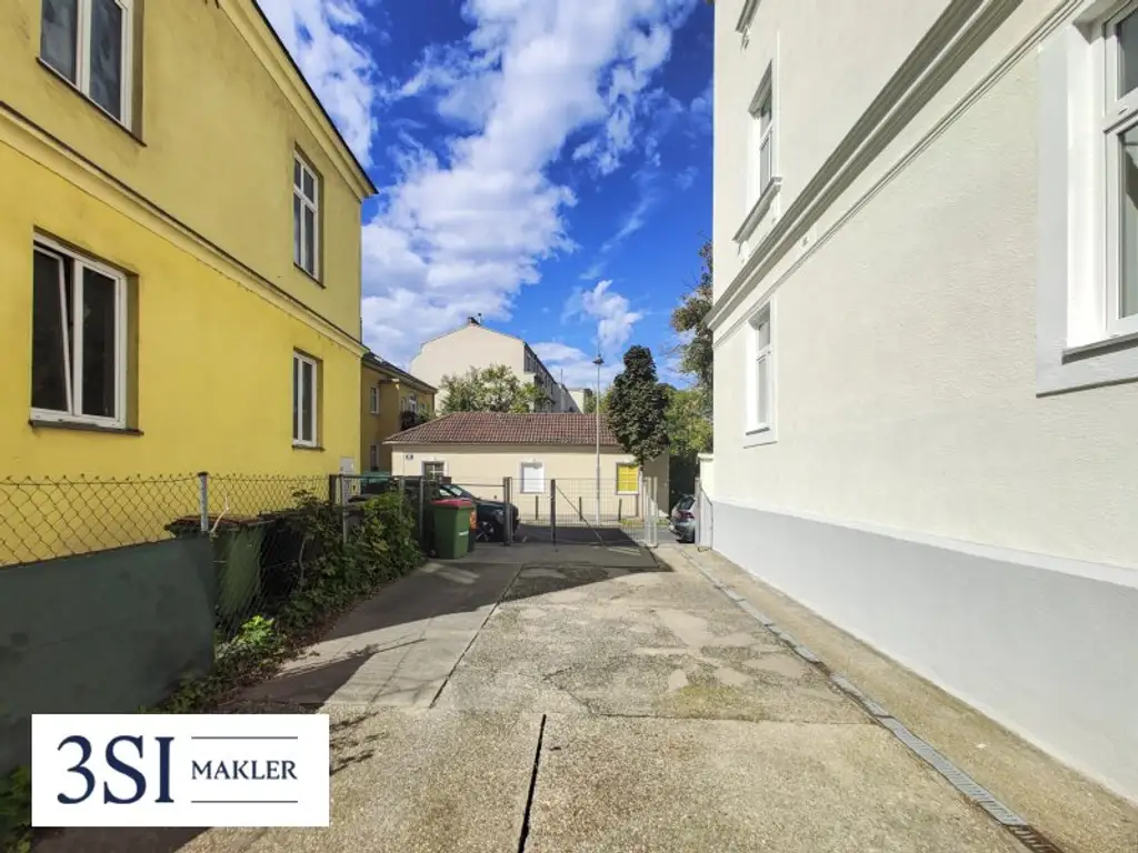 Attraktive 2 Zimmer Altbauwohnung in gepflegtem Altbau zum selbst gestalten