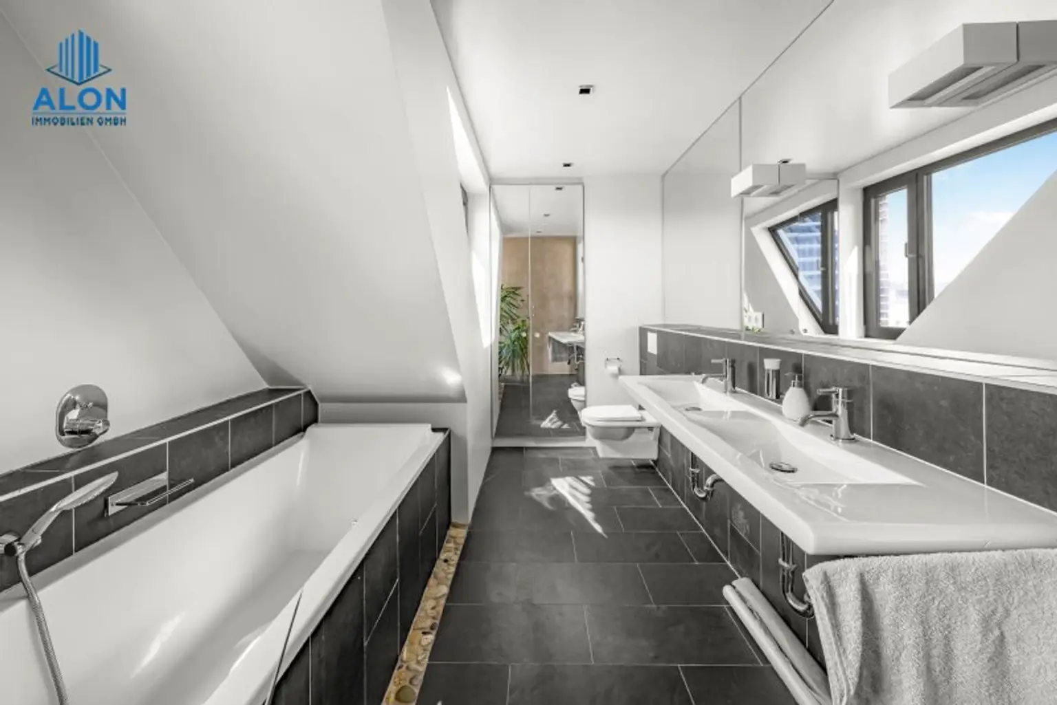 Wunderschöne 4-Zimmer DG-Wohnung mit 2 Terrassen | Garage optional mietbar | Klimaanlage | Nähe Augarten/Taborstraße