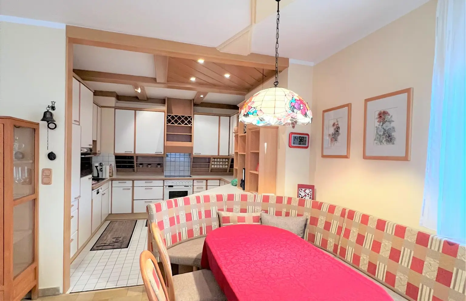 SEHR GUT GESCHNITTENE EIGENTUMSWOHNUNG MIT RIESEN WOHNBEREICH UND SONNIGER WESTLOGGIA