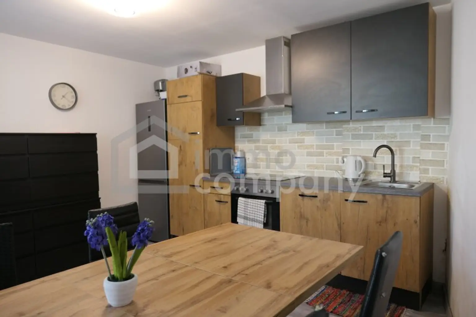 Ein- oder Mehrfamilienhaus mit viel Stauraum, einer großen Garage und einem eigenen Wald  - Wohnen im schönen Burgenland!