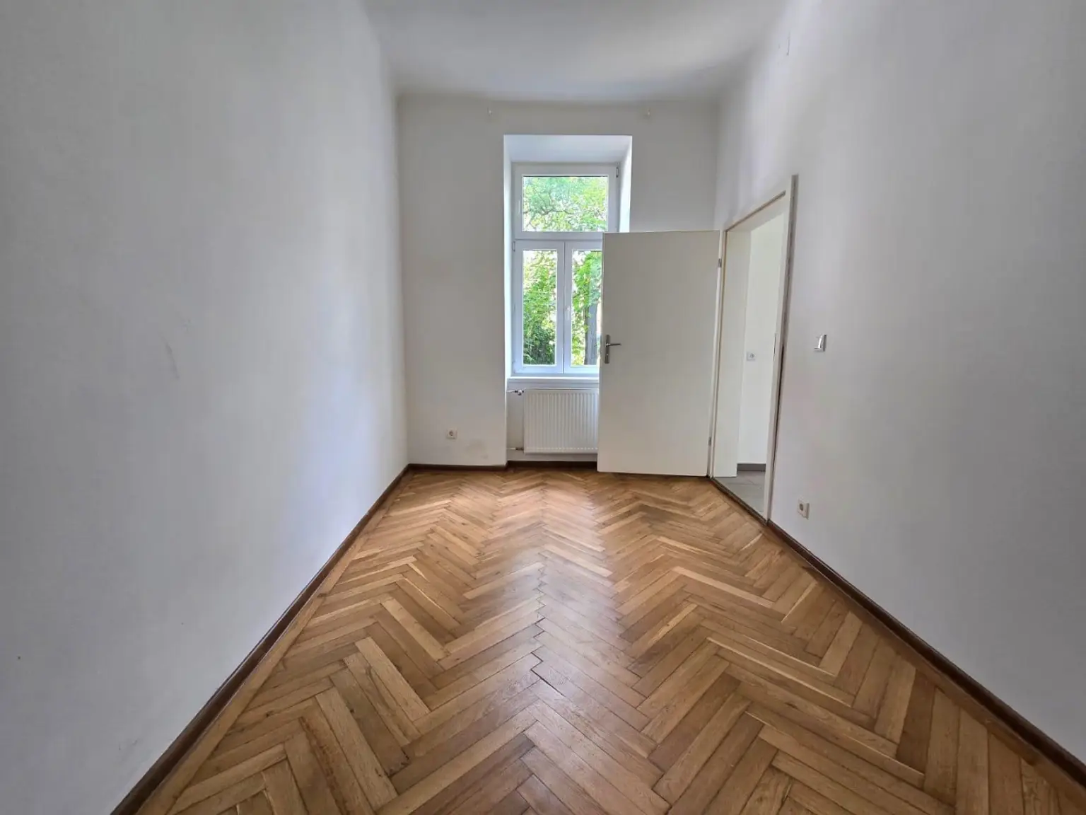 Stilvolles Wohnen in einem klassischen Altbau – nur 4 Minuten bis zur U1!
