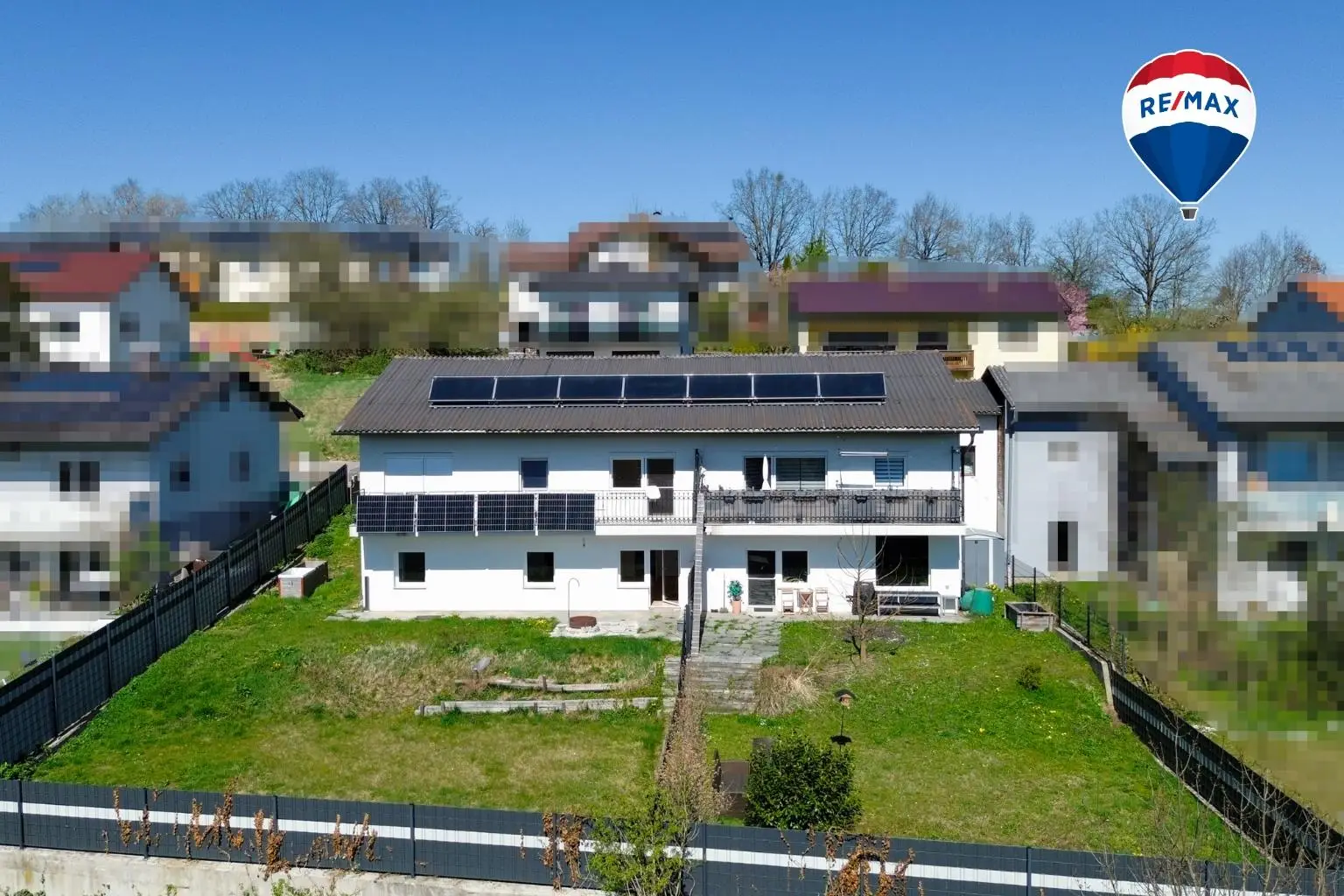 Mehrparteienhaus mit zwei Wohneinheiten