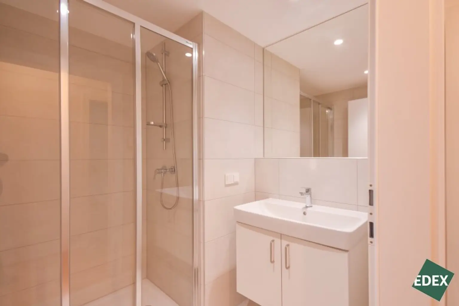 Schöne und moderne 3-Zimmer-Wohnung in Gersthof