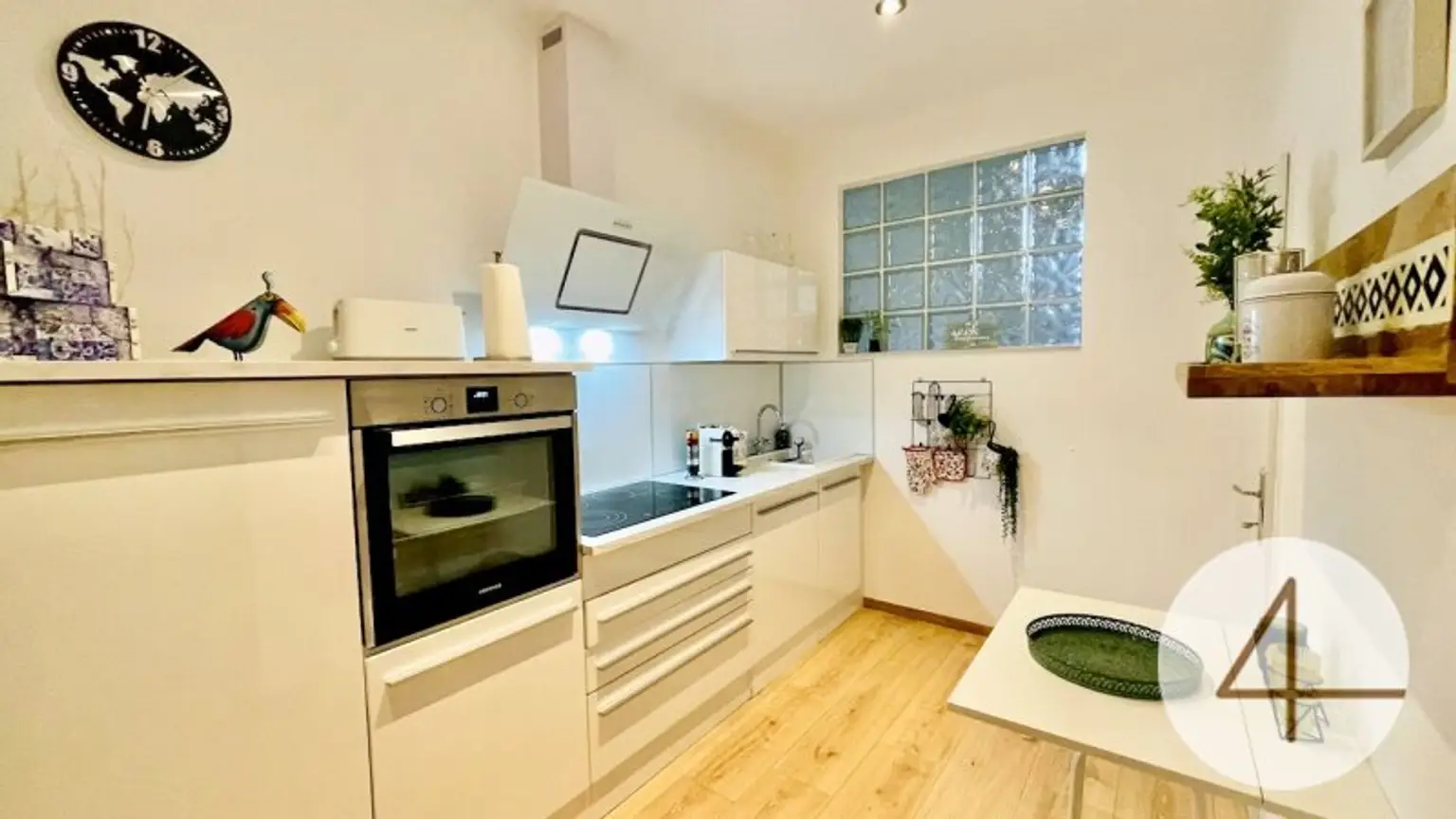 Neuwertig – sanierte Altbauwohnung – zentrumsnah – helle 3-Zimmer – Top-Infrastruktur