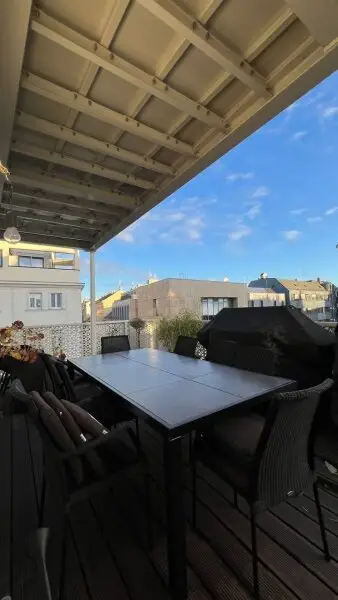 Stylische möblierte Wohnung mit Terrasse in einem sanierten Altbau (2022) nahe U4/U6 Längenfeldgasse