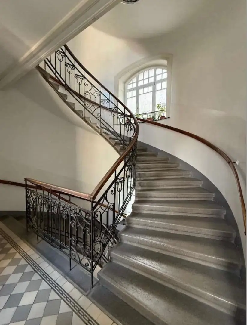 Charmante Altbauwohnung mit optimalem Grundriss – nur 50 m zur U4 Schönbrunn!