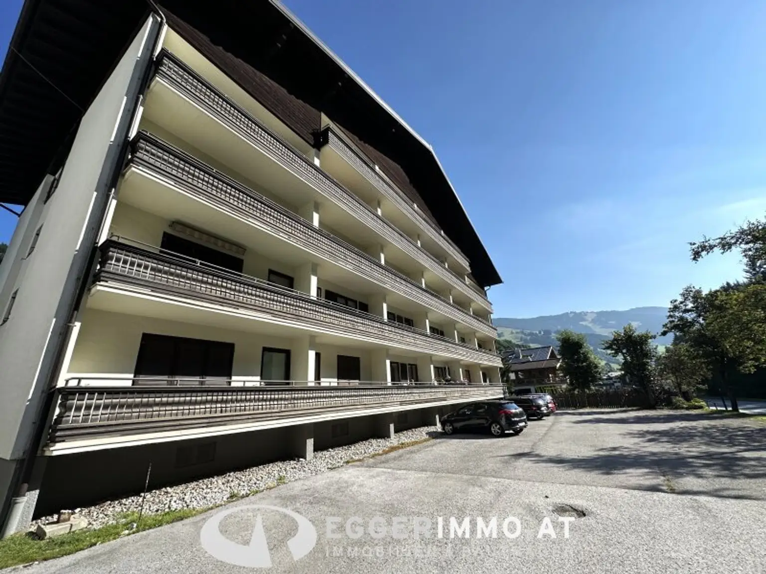 5753 Saalbach: Hit the Slopes!! Holiday Apartment 19m², newly renovated, second home, tourist rental allowed, parking available!!