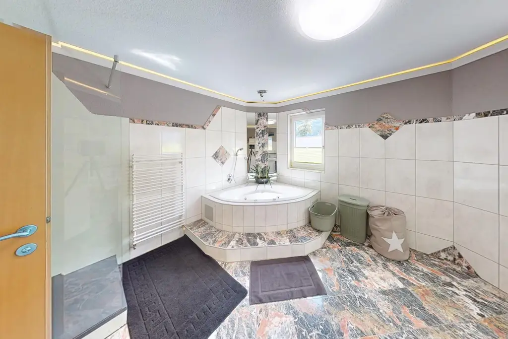 Platz für Leben und Leichtigkeit – Moderne 4-Zimmer Wohnung mit Südterrasse und Wintergarten!