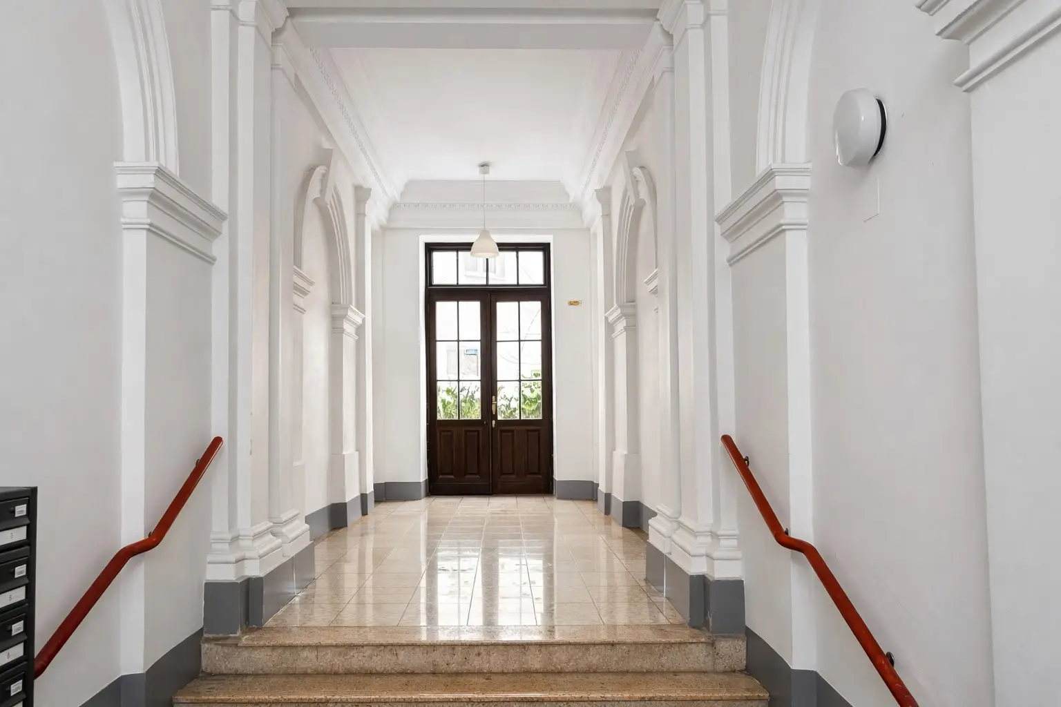 Kompakte 2-Zimmer-Wohnung im klassischen Alt-Wiener Haus