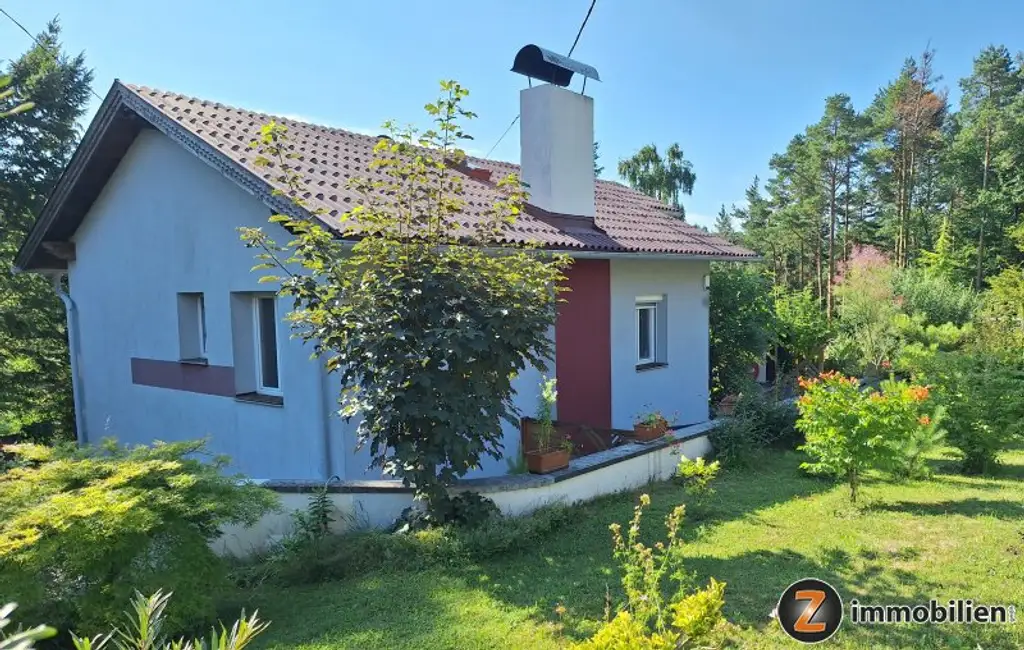 Gepflegtes Landhaus mit Naturgarten zum Sofortbezug