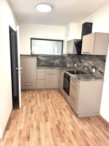 WUNDERSCHÖNER ERSTBEZUG MIT GARTEN UND SONNENTERRASSE