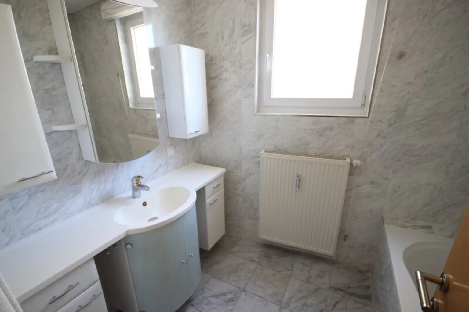 Traumhafte 3 Zi Wohnung mit Balkone und Carport am Kreuzbergl