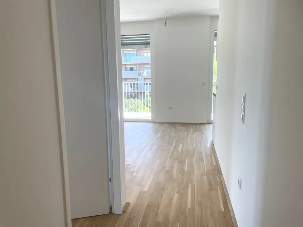 Wunderbare 2-Zimmer Wohnung in ruhiger Lage mit Blick über die Skyline! Ab 01.11