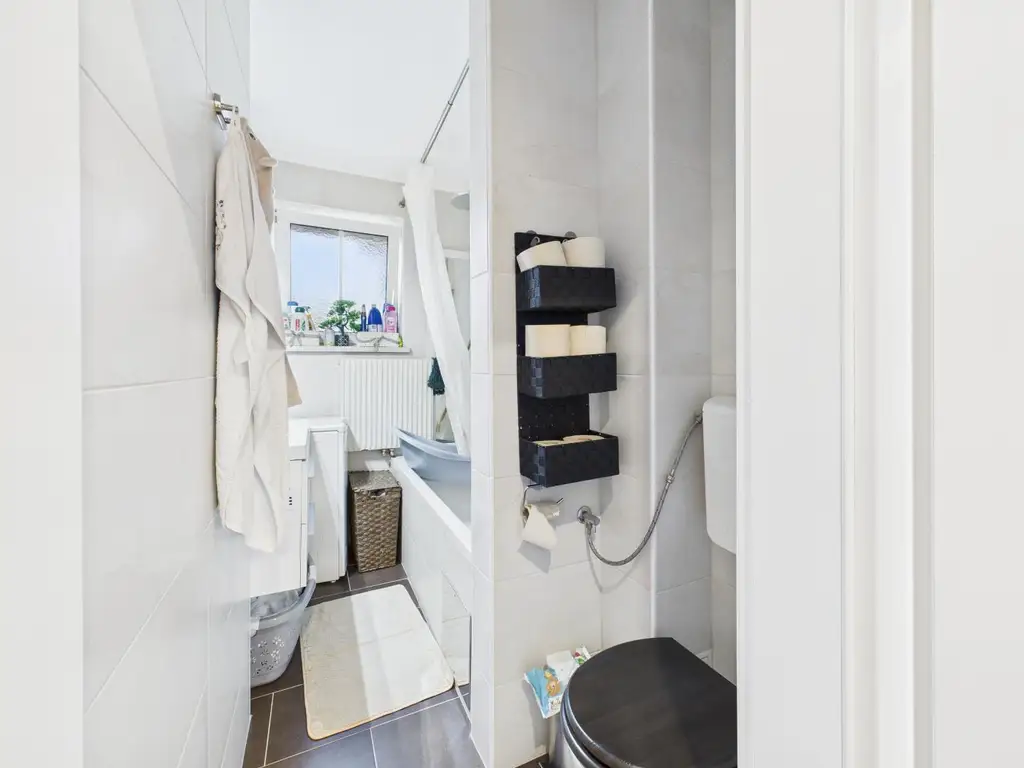 Top-renovierte 2,5-Zimmer-Wohnung in Haid – Anlegerobjekt mit hoher Nachfrage, erstklassiger Infrastruktur & starkem Renditepotenzial