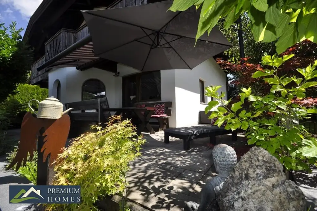 BREITENBACH am Inn - Großzügiges Einfamilienwohnhaus mit Terrasse, Balkon, Keller, Garage, zwei Carports, Garten, Gartenhaus, Geräte- und Holzschuppen