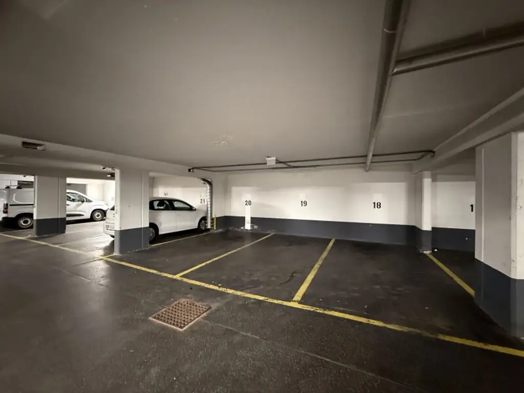 Tiefgaragenstellplatz in der Ziegelofengasse 33, 1050 Wien zu vermieten
