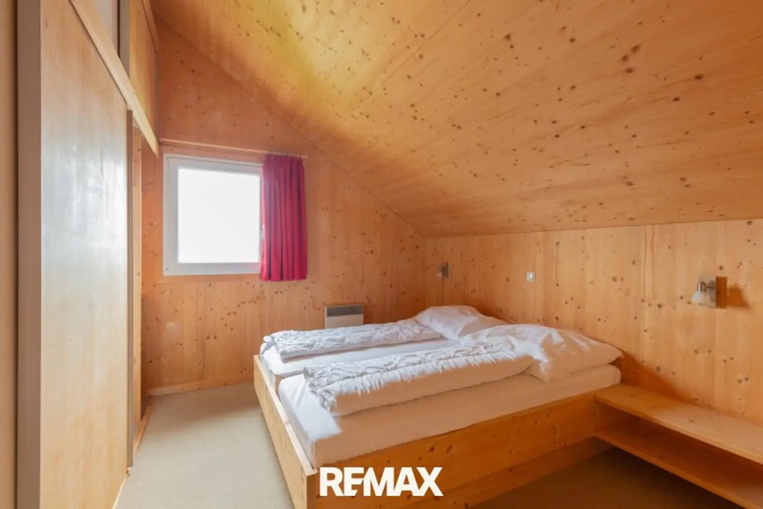 Schlafzimmer 1