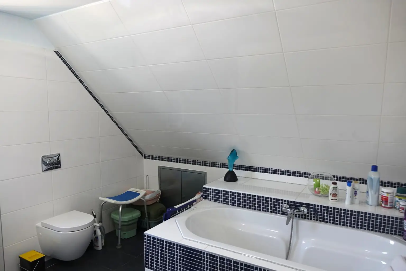 Badezimmer im Dachgeschoss