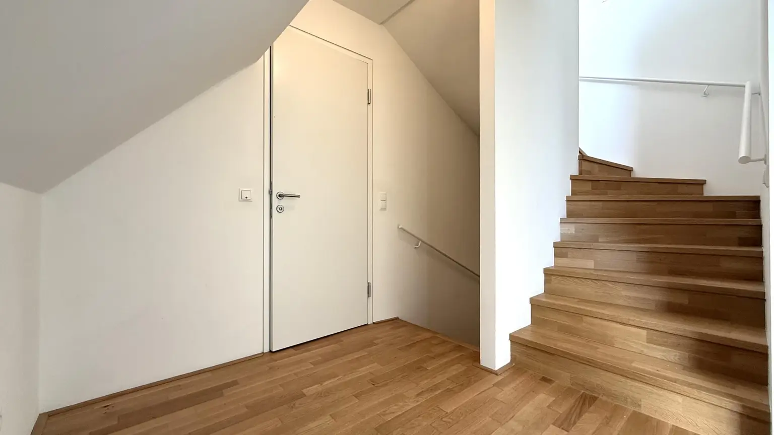 HIGH-LEVEL-PENTHOUSE mit POOL am Dach und DIREKTLIFT!!! 140m² TERRASSENFLÄCHE!!!