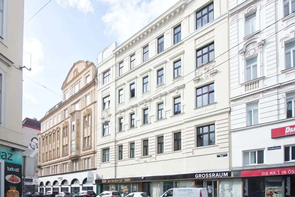 4-Zimmer Wohnung mit herrlichem Altbau-Flair | großzügig | sehr guter Grundriss | sanierungsbedürftig