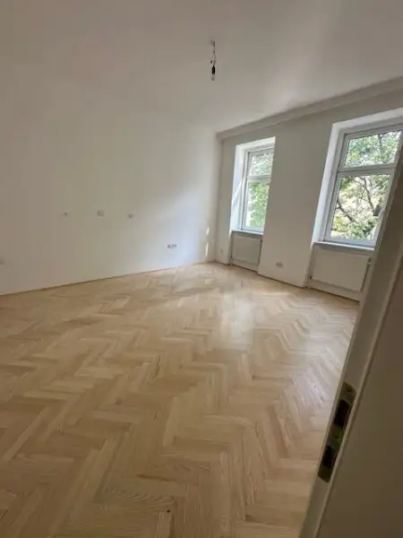 Perfekter Mix aus Wohn- und Arbeitsatmosphäre - 5 Zimmer - 183 m²