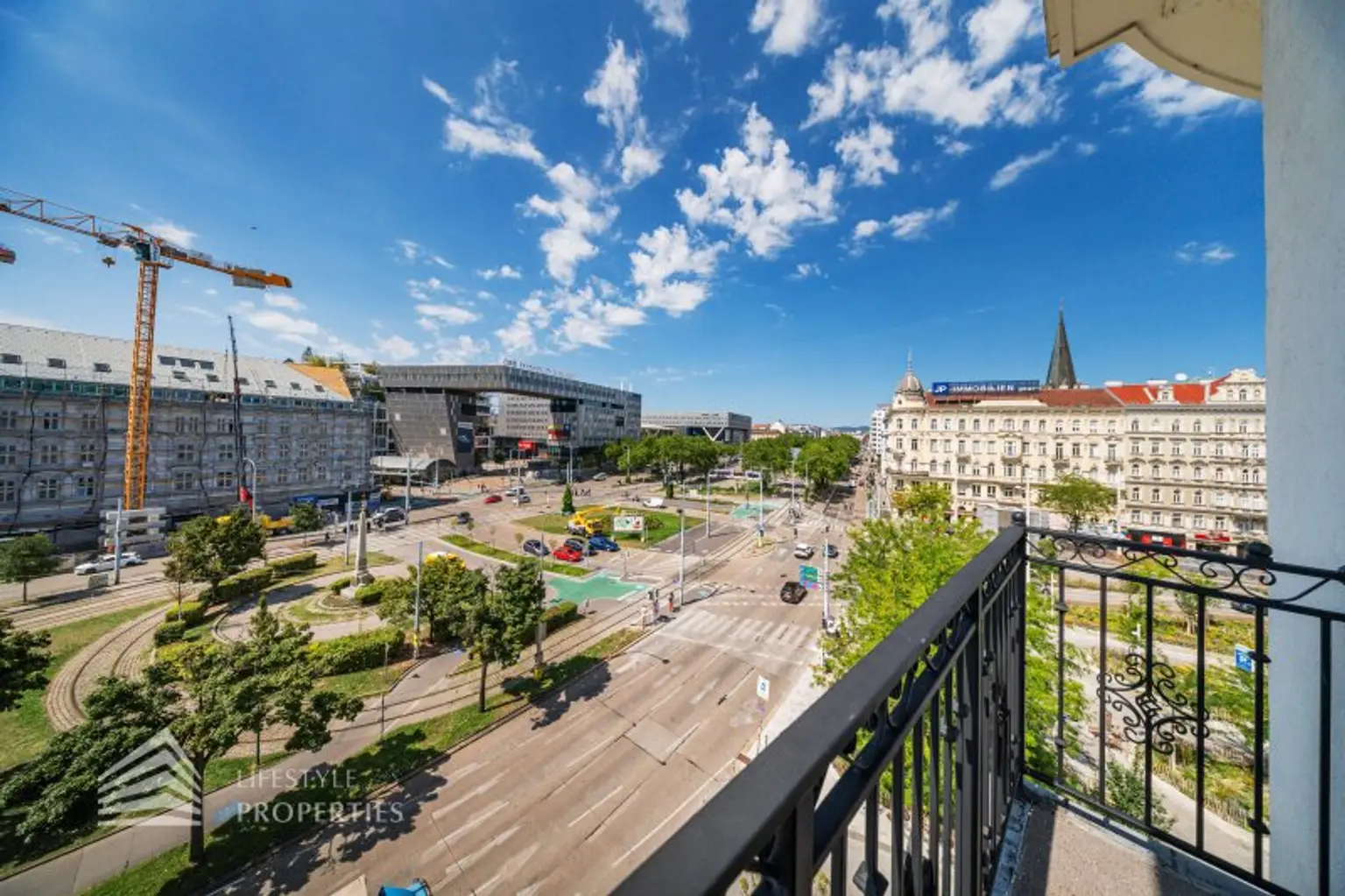 Helle 5-Zimmer Wohnung mit Balkon, Nähe Westbahnhof