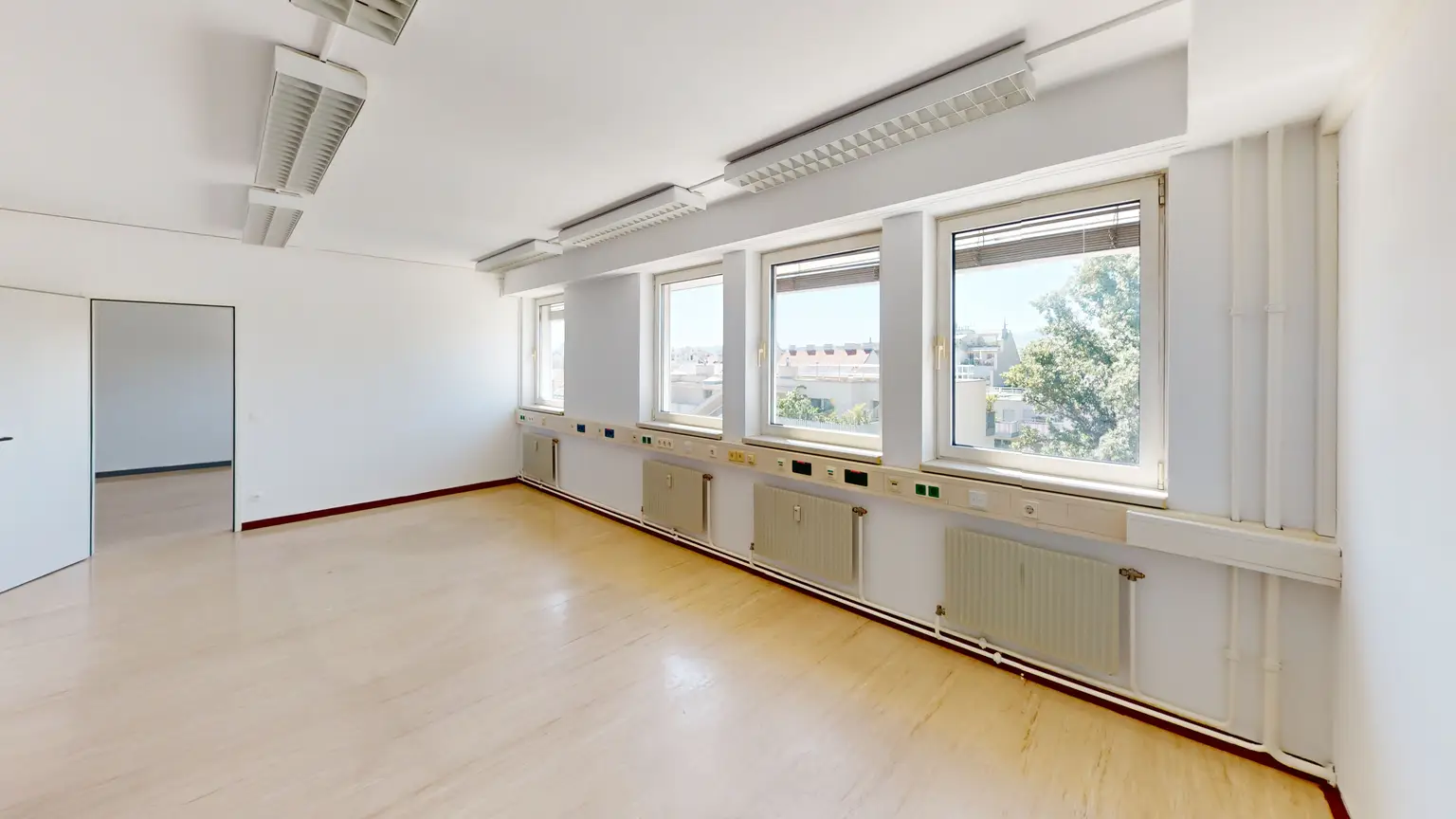 Großzügige Büro-/Praxisräume im 5. OG mit guter Raumaufteilung