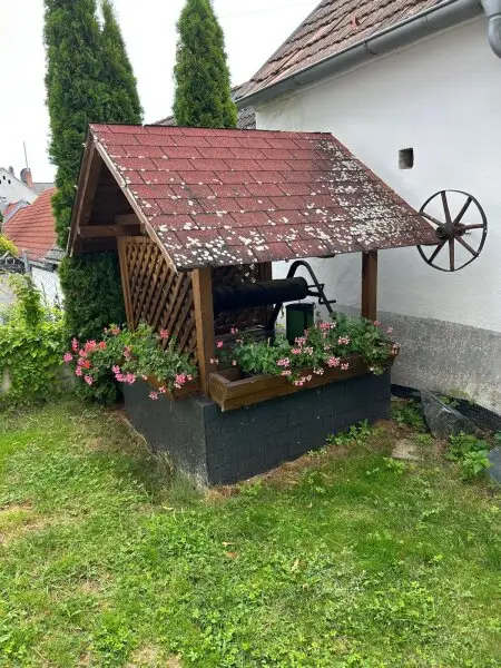 +Liebevolles Ein-/Mehrfamilienhaus in Ruhelage, direkt in Oberpullendorf in sehr gutem Zustand mit bester Infrastruktur! + Garten, 3Garagen, Nebengebäude, Klima, Photovoltaik! Finanzierung: nach einer entsprechenden Anz…