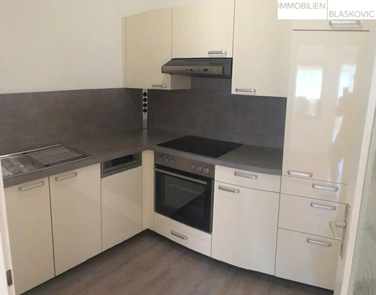 Zentral gelegene 2,5-Zimmer-Wohnung - Nähe Klinikum und Stadtzentrum - WG-tauglich!