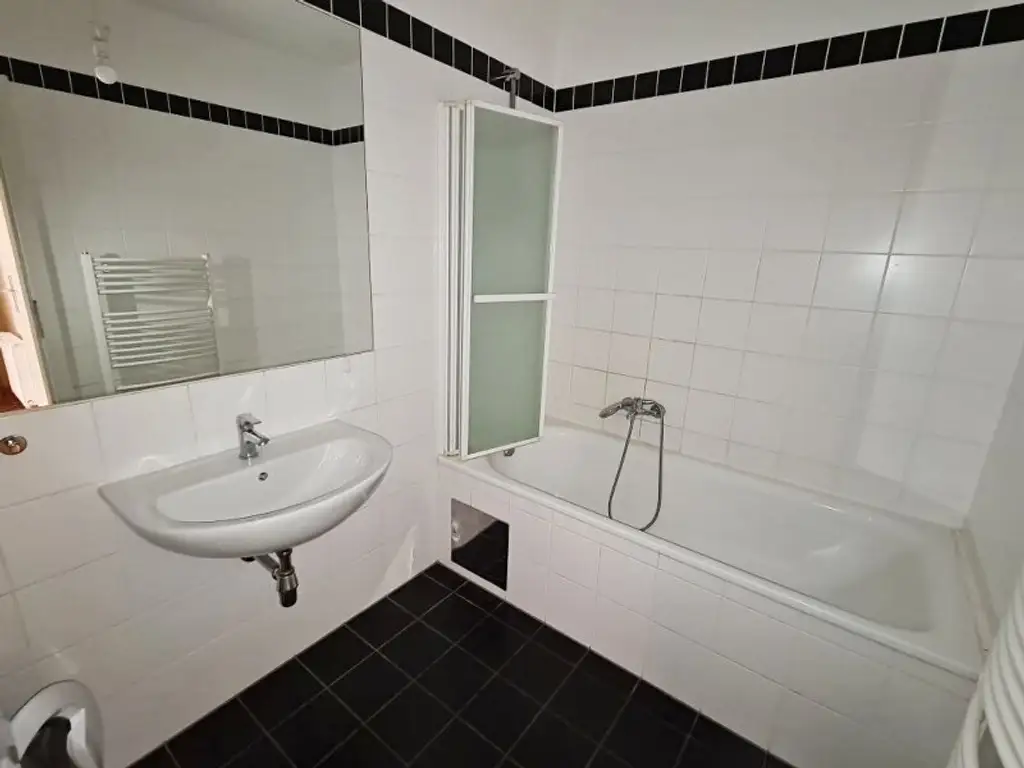 TANBRUCKGASSE - ROLLINGERGASSE, 54 m2 Neubau, 2 Zimmer, Komplettküche, Wannenbad, Parketten, Bahnhof Meidling