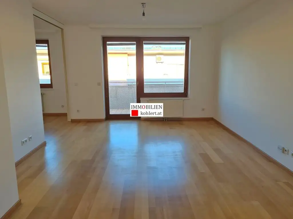 GEMÜTLICHE 2-ZIMMERWOHNUNG MIT LOGGIA, ALLE NEBENRÄUME, GARAGENSTELLPLATZ IM EIGENTUM