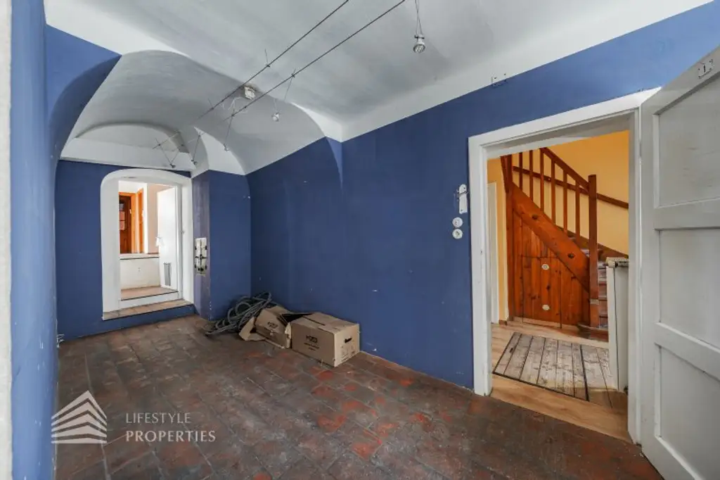 Exklusives Baugrundstück in einzigartiger Lage mit Einreichplanung!