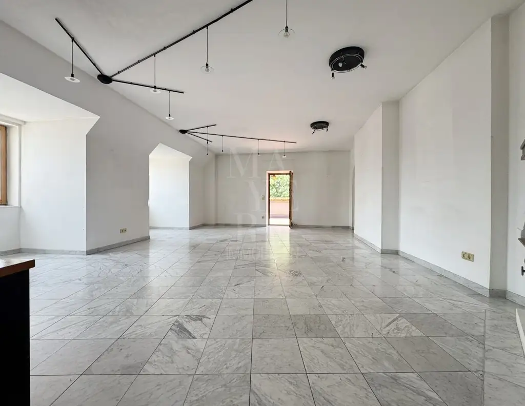 UNBEFRISTETE Dachterrassenwohnung nähe Saarplatz (ohne Lift)